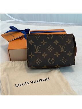 Louis Vuitton Monogram Toiletry 15
